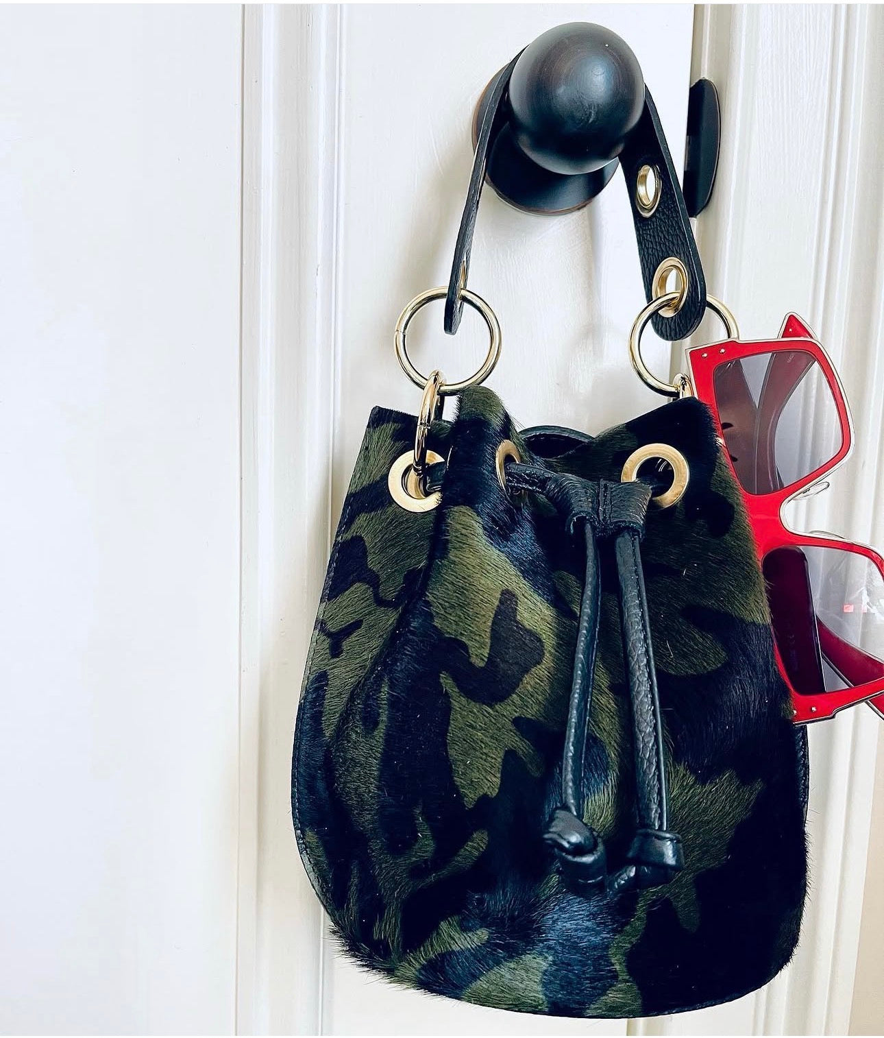 MEAGEN BUCKET BAG